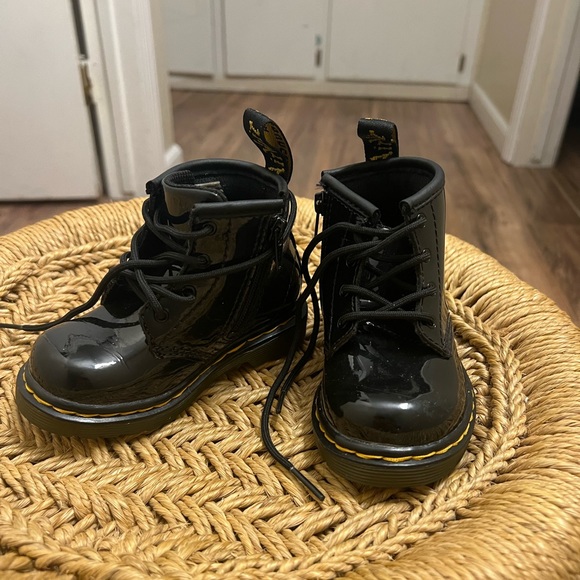 Toddler Doc Martens boots Sz 6 - Picture 1 of 4